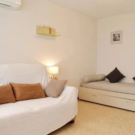 Apartment Coquet 4 Couchages Au Lavandou - Proche Plage, Parking Inclus, Commerces A Proximite - Fr-1-251-299 *