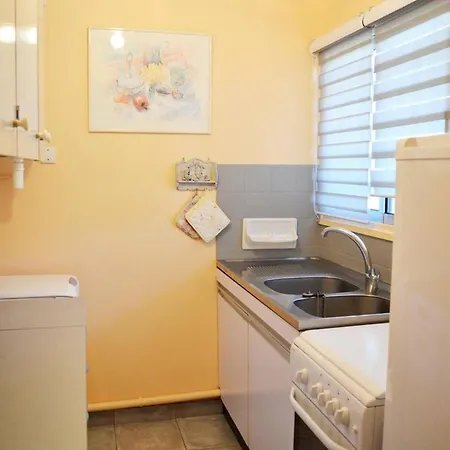 Le Lavandou, 1 Pièce, 4 Personnes - Fr-1-251-299 * Le Lavandou