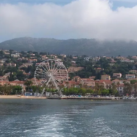 Coquet Au Lavandou Avec Parking Proche - Fr-1-251-299 *