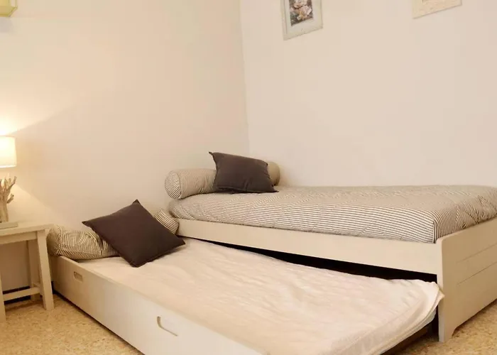 Le Lavandou, 1 Pièce, 4 Personnes - Fr-1-251-299 Appartement *