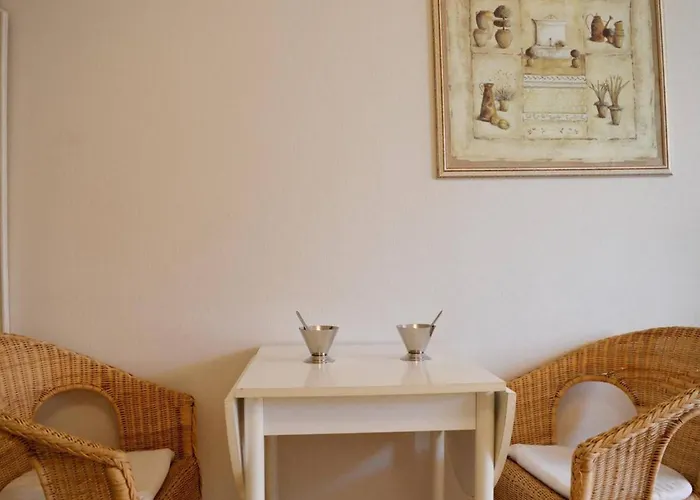 Le Lavandou, 1 Pièce, 4 Personnes - Fr-1-251-299 Appartement Le Lavandou